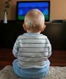 Tác hại khi cho trẻ xem tivi quá sớm