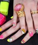 Sơn móng tay màu neon với 7 cách