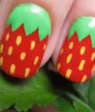 Vẽ nail họa tiết dâu tây