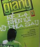 Kẻ Lạ Nhìn Tôi Từ Phía Sau